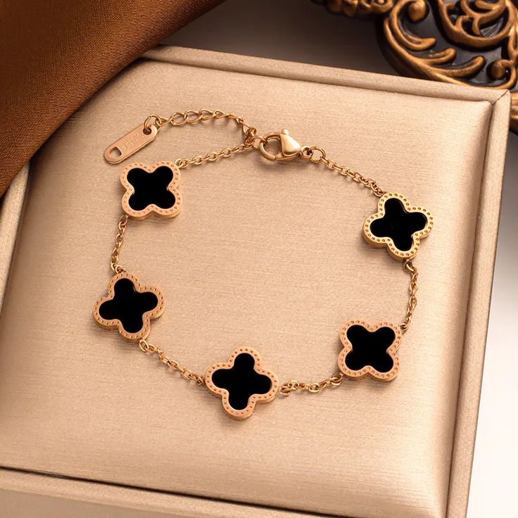 Elegant Multi-Color Clover Bracelet
